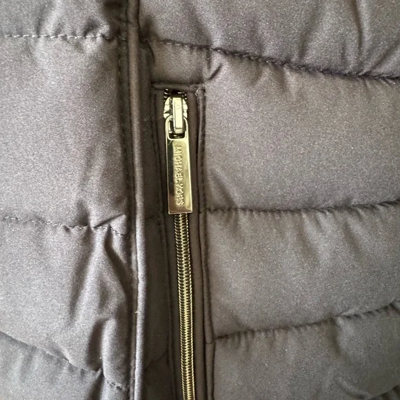 HUGE PRICE DROP - Michael Kors NWT Navy Quilted Hooded Puffer Jacket, size XL - Picture 9 of 9